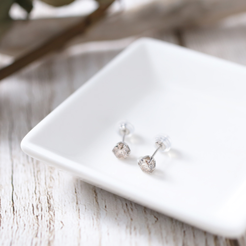 送料無料】【日本製】プラチナ ダイヤモンド ピアス Pt900 ダイヤ合計  