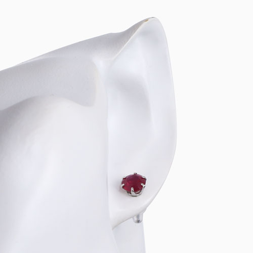 ロンブル　ルビー　プラチナピアス 楽天市場】Ptルビープラチナピアス(3.4mmラウンド、3本爪)(s0729