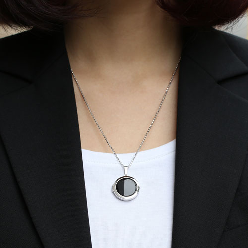 シルバー　ロケットペンダント　ブラックオニキス　ラウンド　　MERZ 2055-LS13