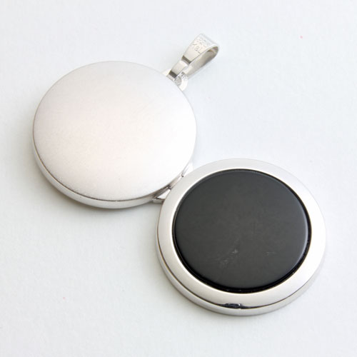 シルバー　ロケットペンダント　ブラックオニキス　ラウンド　　MERZ 2055-LS13