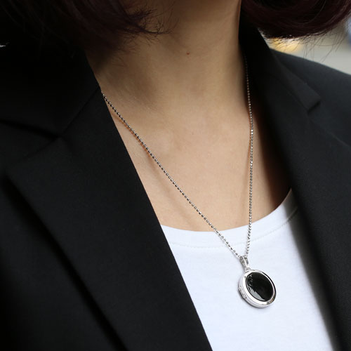 シルバー　ロケットペンダント　ブラックオニキス　ラウンド　　MERZ 2055-LS13