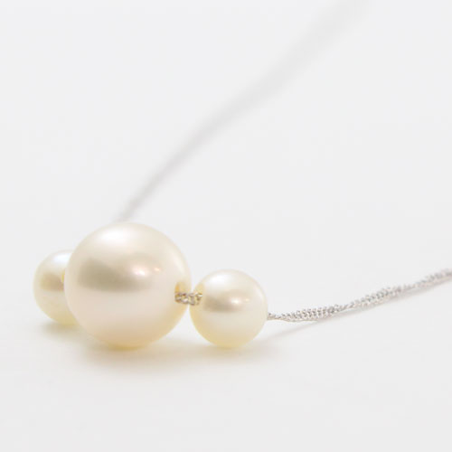 18金ホワイトゴールド トリプル 淡水パール ペンダント スクリューチェーン　ネックレス　2327-PG15