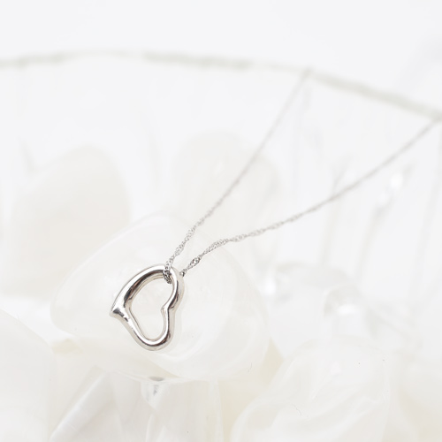 プラチナ/Pt900 ペンダント オープン ハート スモール 日本製　2461-PP16