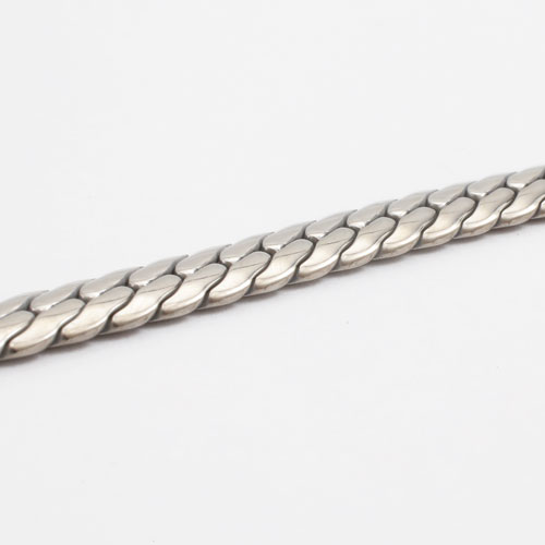 【未使用】日本製 チタン チェーンネックレス ヘリンボーン 60cm 6mm幅 送料無料】【日本製】【男女兼用】極太6.3mm幅 純チタン/チタン