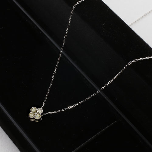 10金 K10WG ダイヤモンド 0.1ct ペンダント クローバー 小豆チェーン ネックレス　3035-PG16