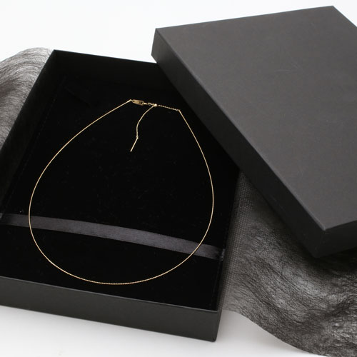 18金 チタン入り 形状記憶 オメガネックレス K18 4面カットボール　3658-NM17