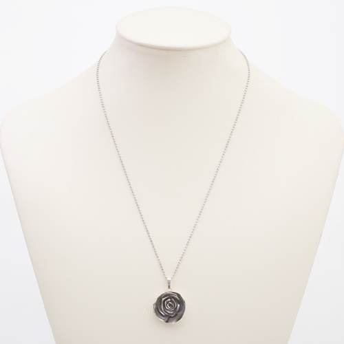 ドイツ製 シルバーロケットペンダント　薔薇 ブラックローズ  SV925 ネックレス  4247-AD20