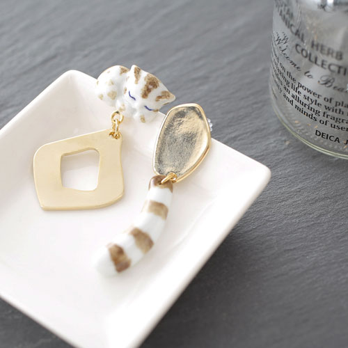 送料無料】【日本製】佐賀県 有田町 有田焼 ハンドメイド ネコ チタン  