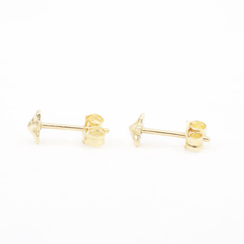 送料無料】 18金/K18/750 GOLD/ゴールド ピアス スタッド スター/星
