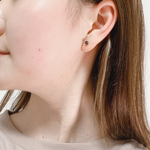 Pt900】日本製 プラチナ 4mm 変形ハート ピアス｜高品質プラチナ 小ぶりスタッド｜長く使える上質大人ピアス｜普段使い・特別なギフトに最適  Pt900 3mm ハート スタッドピアス プラチナ - メルカリ 【Pt900】日本製 プラチナ 4mm 変形ハート ピアス｜高品質プラチナ 小ぶりスタッド｜長く使える上質大人ピアス｜普段使い・特別なギフトに最適