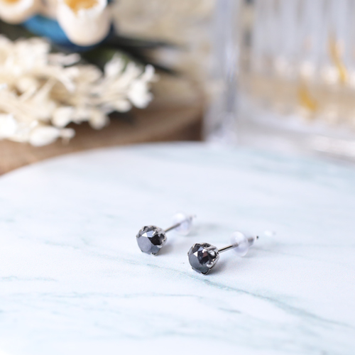 送料無料】プラチナ/Pt900/Platinum ブラックダイヤ スタッド/ピアス  