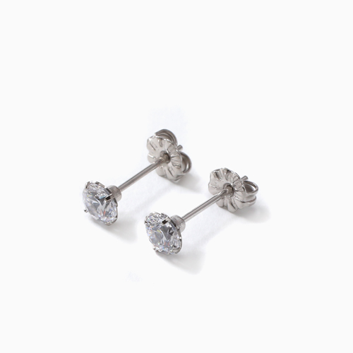 ⭐︎【天然】タイチンクオーツ ピアス s 925 7.5x6.5mm クリックポスト便対応】スワロフスキー 純チタン/PURE TITANIUM