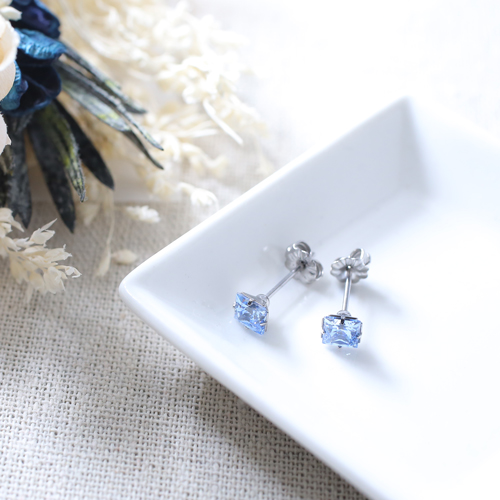 スワロフスキー 純チタン PURETITANIUM MARE マーレ  ピアス 5.5mm ブルー・ダイヤモンド カラー 4504-TZ21