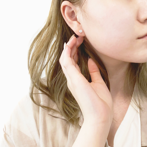 日本製 18金 K18 キュービックジルコニア スタッド ピアス  一粒 シンプル 4571-HG21