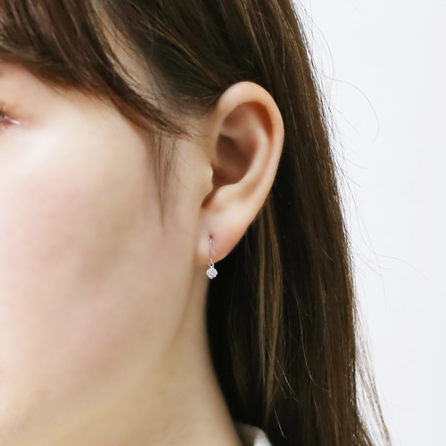 プラチナ Pt900 フック式 キュービックジルコニア 0.6カラット ピアス 4614-UK21