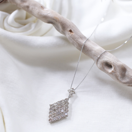 プラチナ 900/850　ダイヤモンド  合計2カラット ペンダント  ベネチアンチェーン 4621-HG21