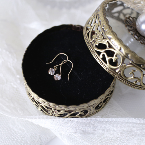 日本製 10金 K10 フック式ピアス キュービックジルコニア　4635-UK21