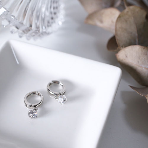 10金  キュービックジルコニア 4ｍｍ ピアリング　4674-UK21