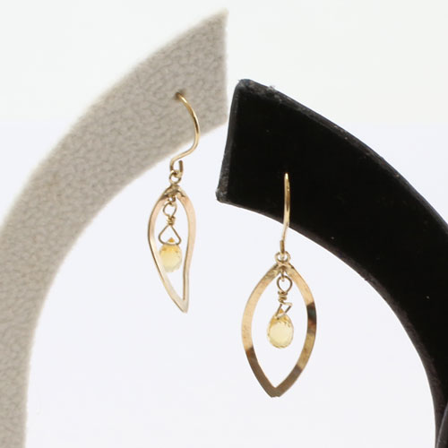 10金 ピアス ティアドロップ シトリン 天然石 K10YG フック式　5003-YG15