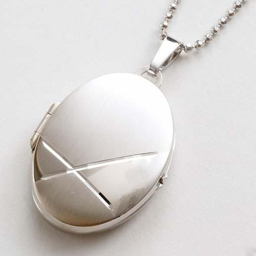 シルバー ロケットペンダント 手彫り調 シャイニーカット MERZ　5150-LS16