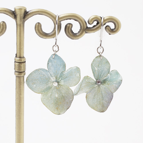 KAORUK18ピアス　アジサイ 紫陽花アクセサリー | Hanary