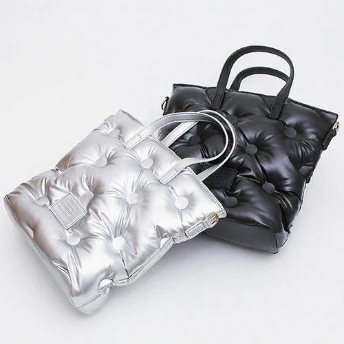 【送料無料】バッグ ハンドバッグ ショルダーバッグ BAG/鞄/カバン/かばん 2WAY 肩掛け 斜め掛け お出かけ 黒/ブラック シルバー キルティング メタリック 合成皮革/合皮 お洒落/オシャレ かわいい レディース/女性 記念日 お祝い 誕生日 母の日 プレゼント 贈り物 5759-MZ24