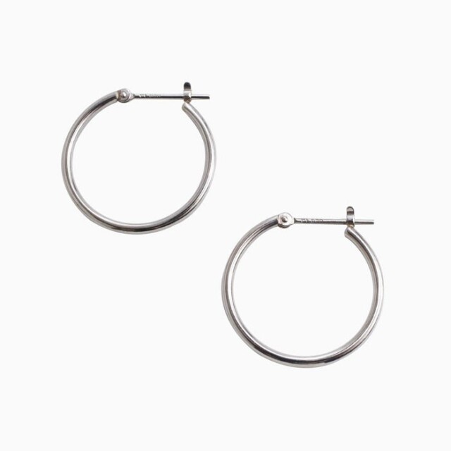 【送料無料】正規品 プラチナ/プラチナ900 Pt900/pt900 ピアス/フープピアス キャッチレス リングピアス 1.5mm 20ｍｍ シンプル 両耳 オシャレピアス つけっぱなし スキンジュエリー 軽量 地金イヤーアクセ プレゼント 華奢6160-UK24
