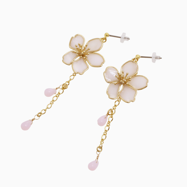 ガーグル gargle ピアス 樹脂ピアス 和風ピアス スタッドピアス サクラ 桜 乳白 ホワイト 和風 樹脂 真鍮 メッキ チタンポスト チタン 和 浴衣 着物 アクセサリー 女性 レディース お洒落 個性 ハンドメイド 桐箱付き クリックポスト対応6352-GG25