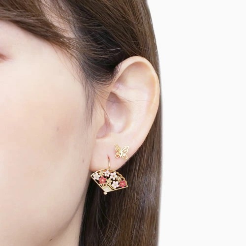 ピアス 樹脂ピアス 和風ピアス フック式 扇子 センス 桜 蝶 透かし 3