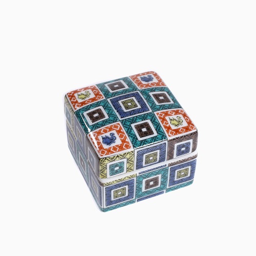 九谷焼 色絵陶箱（小物入れ） <北陸伝統工芸>　石畳文 7064-SK22