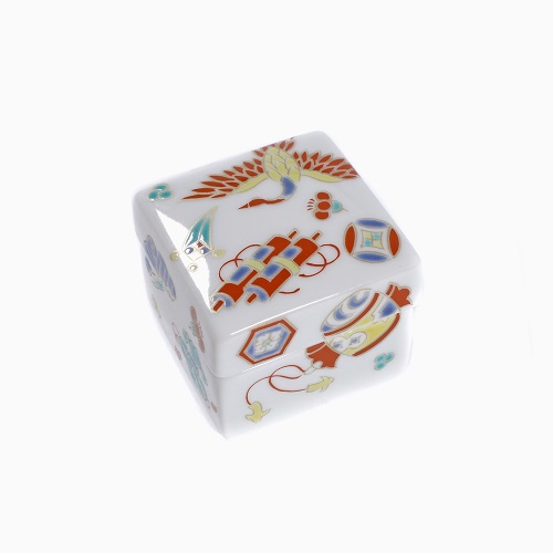 九谷焼 色絵陶箱（小物入れ） <北陸伝統工芸>　宝尽くし 7065-SK22