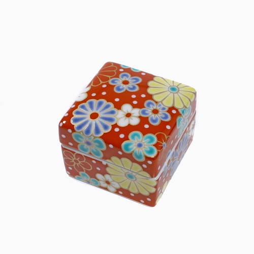 九谷焼 色絵陶箱（小物入れ） <北陸伝統工芸>梅菊文 7066-SK22
