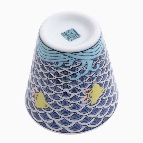 九谷焼 縁起猪口（ぐい飲み ）北陸伝統工芸 <千鳥> 7232-SK24