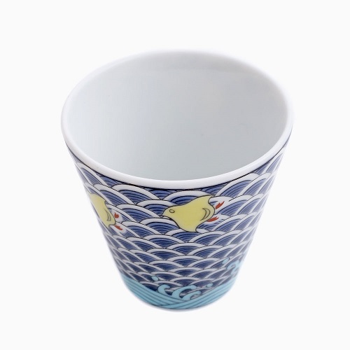 九谷焼 縁起猪口（ぐい飲み ）北陸伝統工芸 <千鳥> 7232-SK24