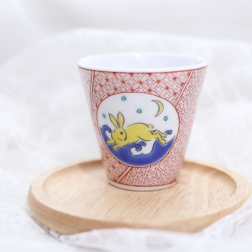 九谷焼 縁起猪口（ぐい飲み ）北陸伝統工芸 <うさぎ> 7234-SK24