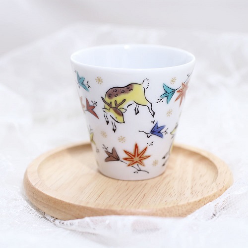 九谷焼 縁起猪口（ぐい飲み ）北陸伝統工芸 <紅葉鹿> 7236-SK24