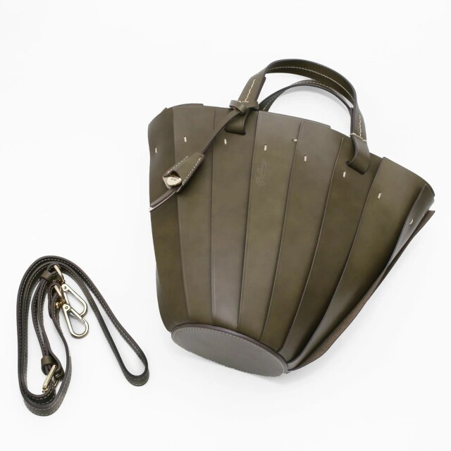 【送料無料】イタリア製/ITALY ボルドリーニ・セレリア/BOLDRINI SELLERIA 鞄/かばん/カバン/バッグ/BAG/トートバッグ/ショルダーバッグ レザー/カーフレザー/牛革 オシャレ/お洒落 OLIVA/OLIVE/オリーブ NOTTE/NAVY/ネイビー ミディアム レディース 高級 7320-IT25