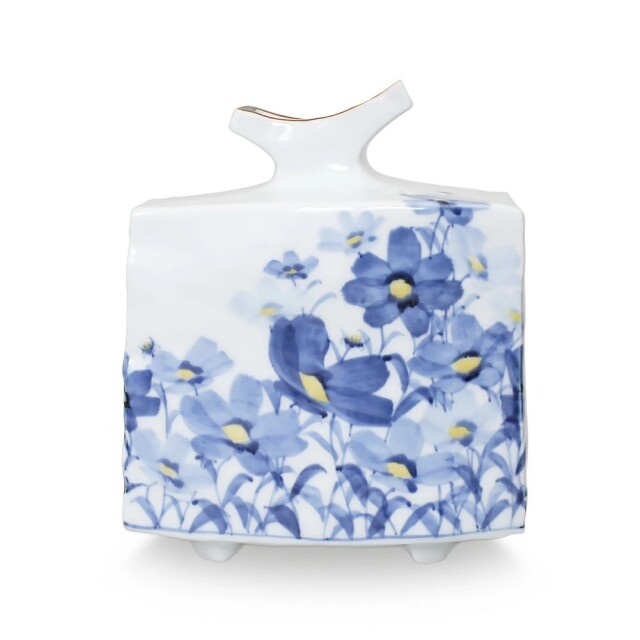 【送料無料】日本製 九谷焼/北陸伝統工芸/工芸品 宮吉ゆみこ作 花瓶/花びん/一輪生/フラワーベース 6号 染付 コスモス/秋桜 インテリア/置物/部屋飾り 出産祝い/お祝い/開店祝い/結婚祝い7493-KT25