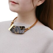 イタリア製/ITALY ANTURA/アントゥーラ ネックレス レザー アジャスターあり アクセサリー マクラート・ジャッロ 樹脂 真鍮 オシャレ7604-AT26
