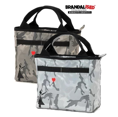 【送料無料(一部地域除く)】Banksy バンクシー ラウンドバッグ BARB-03 Banksy’s GRAFFITI おすすめ オススメ ゴルフ用品 ラウンド用品 ゴルフバッグ 鞄 カバン バック アート アーティスト 落書き ステンシル グラフィティ 愛は空中に 風船と少女 バルーンガール 赤い風船