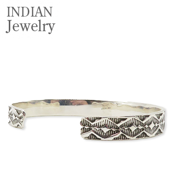 INDIAN JEWELRY ナバホ族|スタンプワーク|シルバー|バングル『Navajo  