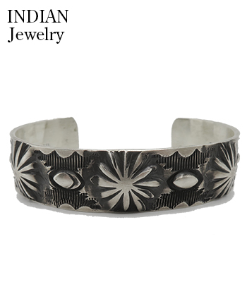 INDIAN JEWELRY ナバホ族|スタンプワーク|リポウズ|バングル『Navajo