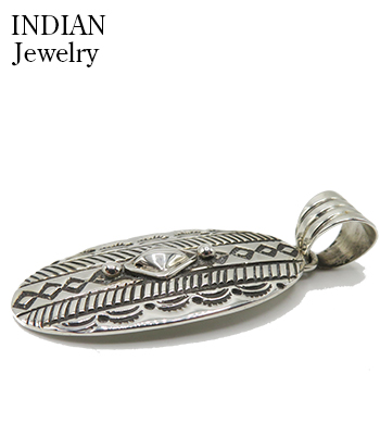 INDIAN JEWELRY ナバホ族|スタンプワーク|ペンダントトップ『Navajo