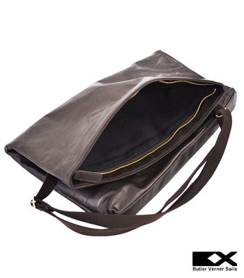 エルメネジルド ゼニア クラッチバック メッセンジャーバック ライカVer. エルメネジルド ゼニア クラッチバック メッセンジャーバック ライカVer.