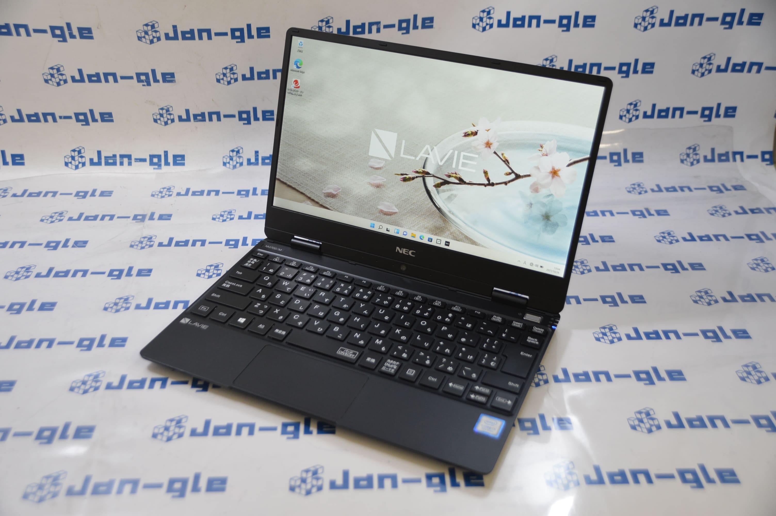 【緊急入荷!!】オンラインサポートオープン記念!!  [PC-NM700MAB-KS メモリ:8GB CPU:Corei7-8500Y SSD:256GB]　Windows11アップグレード済 ウイルスバスター3年版・Office 2013H&B付でこのお値段!! 数量限定出血大サービス!!