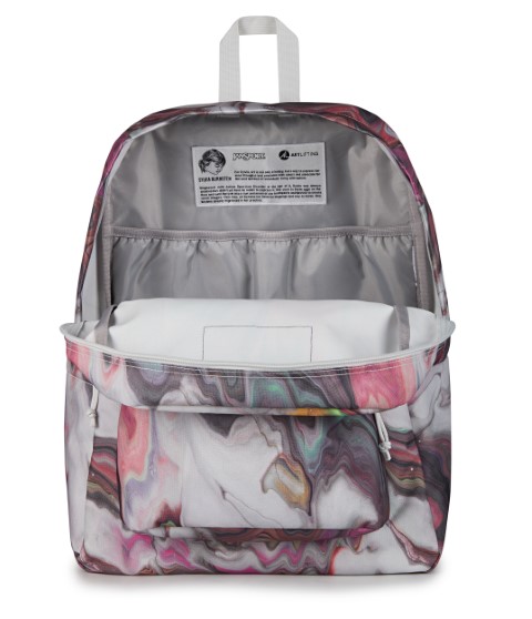 JS0A4QUE_LC8_interior.jpg?t=