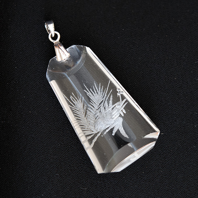 【改運】水晶の鳳凰彫刻ペンダントトップ【メール便可】(f20308)