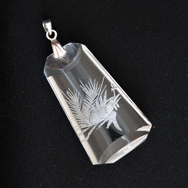【改運】水晶の鳳凰彫刻ペンダントトップ【メール便可】(f20308)