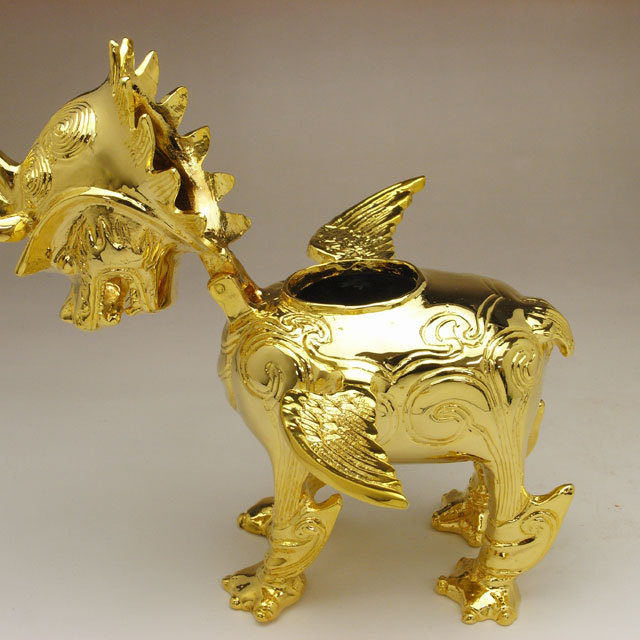 改運】財運の貔貅 ヒキュウ 金メッキ６寸半（オス）【送料無料】(f50035)