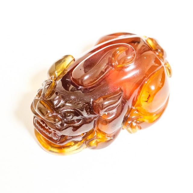 天然琥珀　茶壺 彫刻　珍しい　極上品 天然琥珀鼻煙壺 雕刻 アンティーク 置物